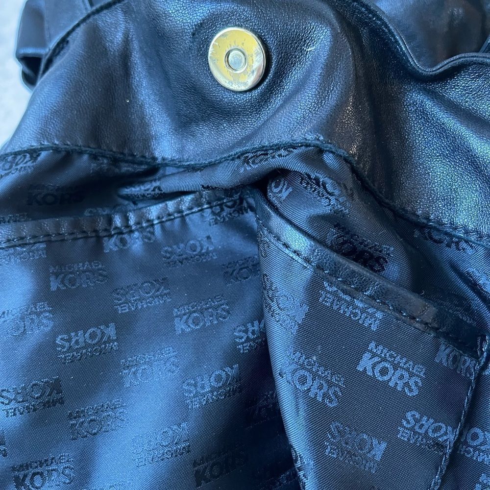 Authentic Michael Kors Beverly soft leather black drawstring satchel - Picture 12 of 12